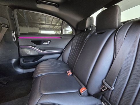 Used 2022 Mercedes-Benz S 500 S 500 w/ AMG Line Package image 18