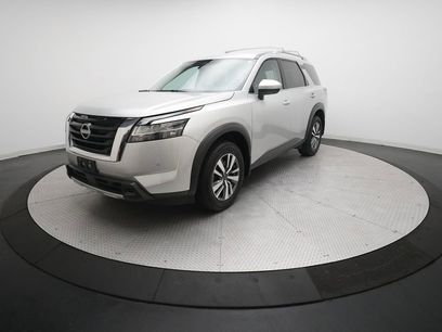 Used 2024 Nissan Pathfinder SL