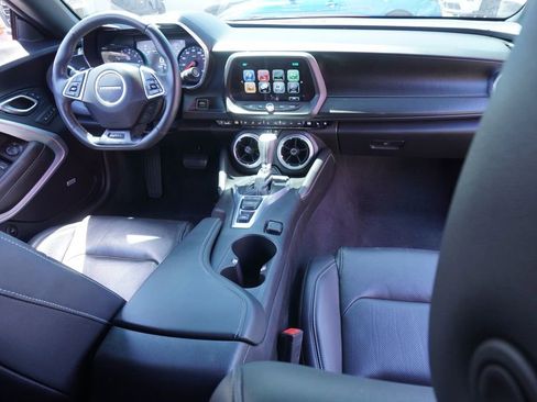 Used 2017 Chevrolet Camaro SS RWD image 11