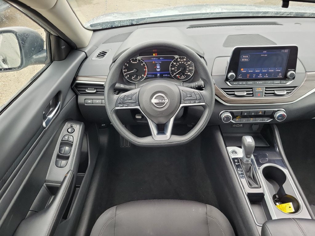 Used 2024 Nissan Altima 2.5 SV FWD image 10