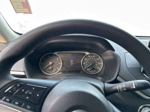 Used 2022 Nissan Altima 2.5 SV image 11