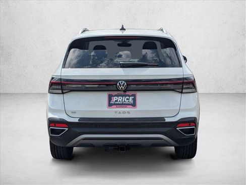 Used 2025 Volkswagen Taos SE FWD image 7