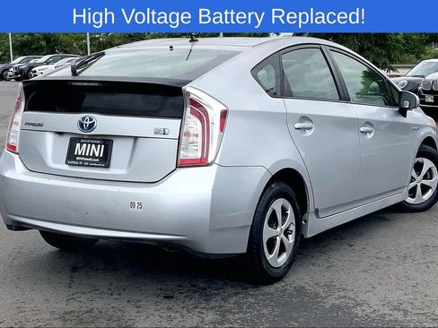 Used 2014 Toyota Prius Two image 11