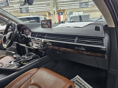 Used 2018 Audi Q7 3.0T Prestige image 23