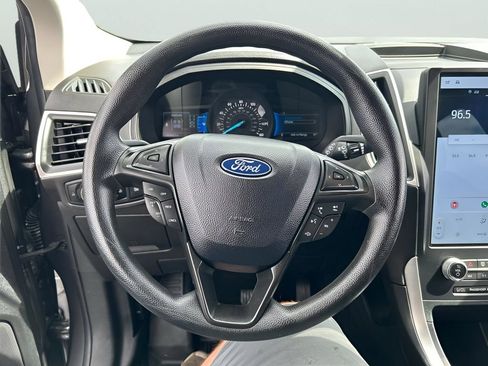 Used 2024 Ford Edge SE w/ Black Appearance Package AWD/4WD image 17