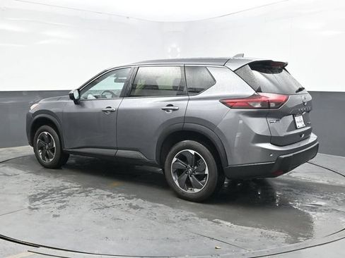 Used 2024 Nissan Rogue SV AWD/4WD image 4