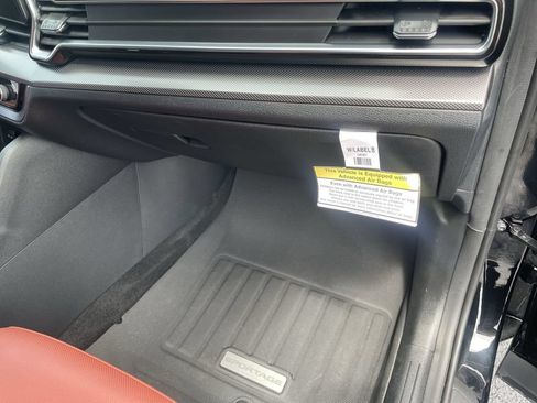 Certified 2025 Kia Sportage SX FWD image 33