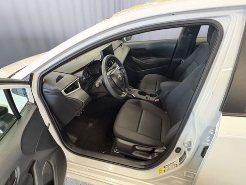 Used 2025 Toyota Corolla LE FWD image 22