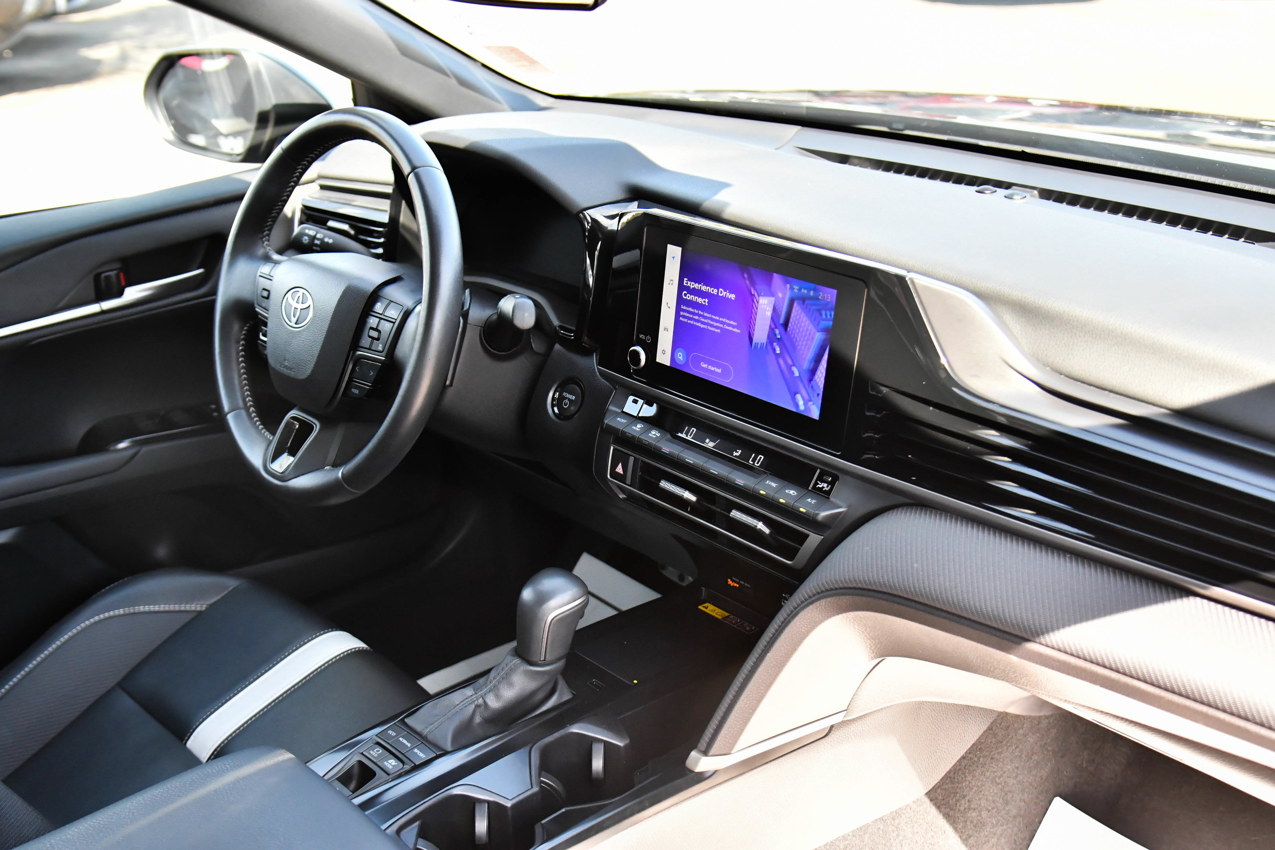 Used 2025 Toyota Camry SE FWD image 45