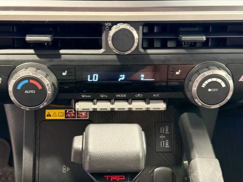 Certified 2024 Toyota Tacoma TRD Off-Road w/ TRD Off Road Upgrade Package AWD/4WD image 16