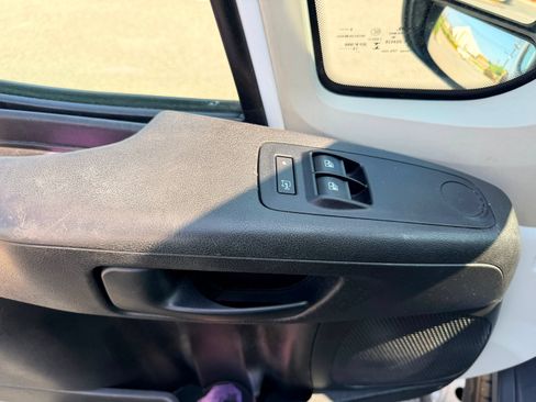 Used 2017 RAM ProMaster 2500 FWD image 12