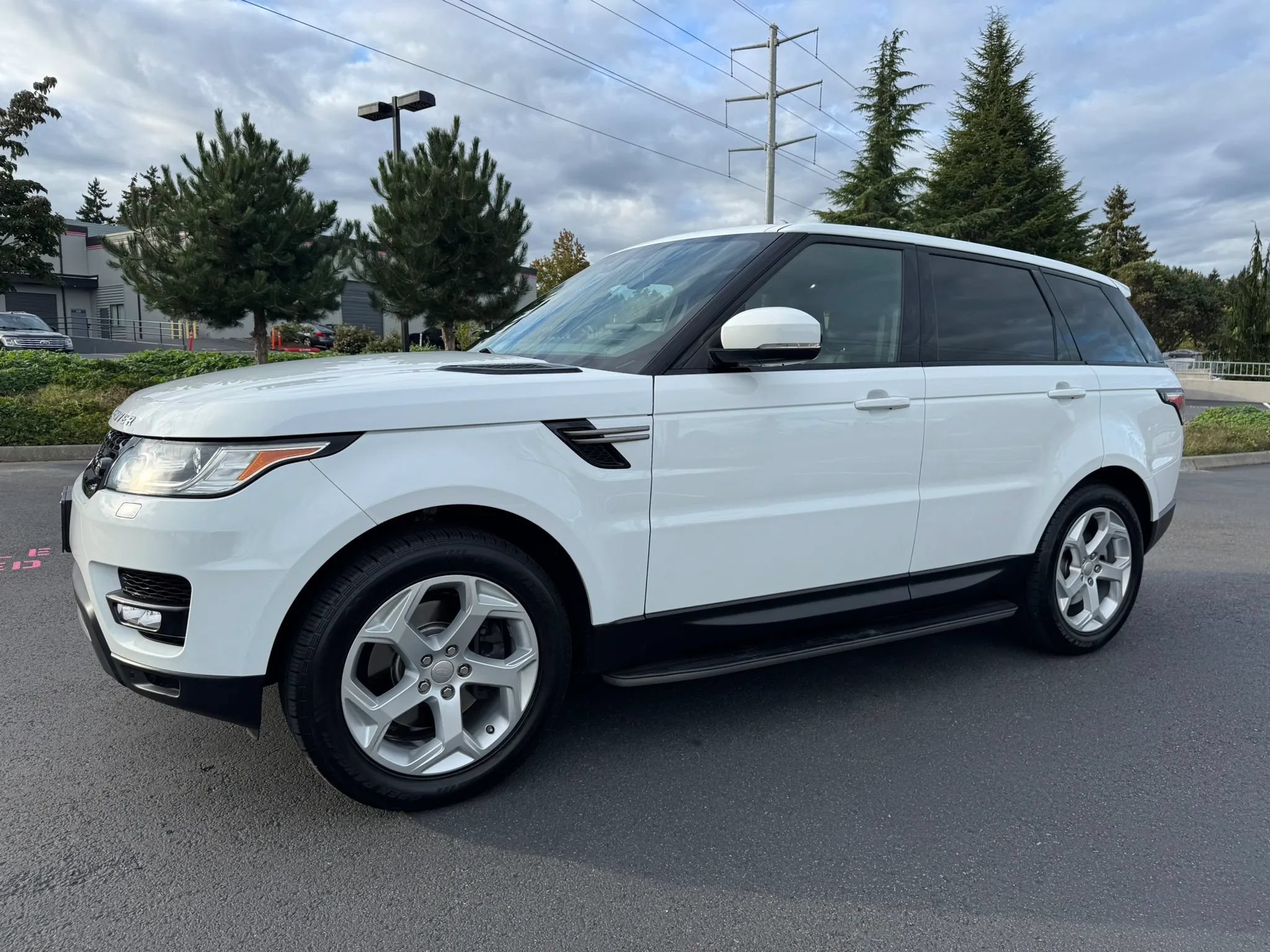 Used 2014 Land Rover Range Rover Sport HSE AWD/4WD image 5