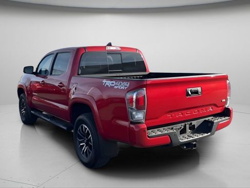 Used 2021 Toyota Tacoma TRD Sport w/ Technology Package image 5