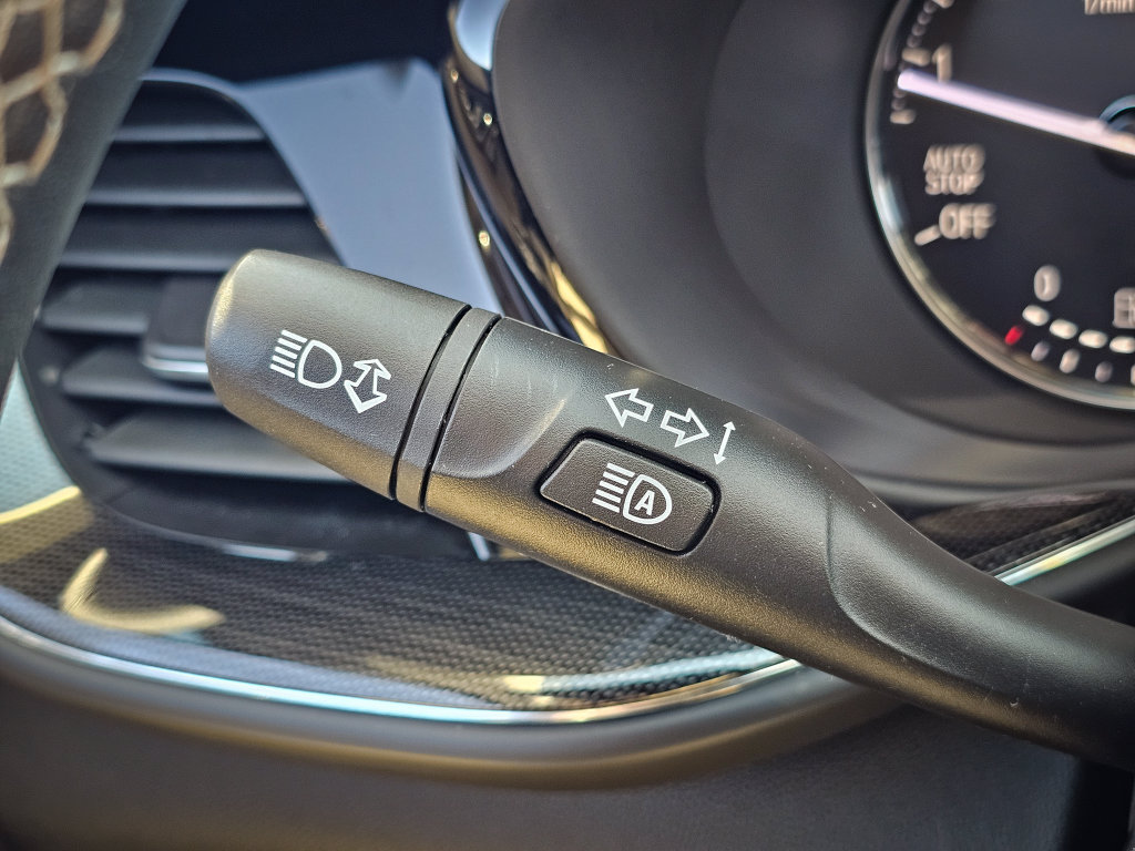 Used 2022 Buick Envision Essence w/ Safety Package FWD image 21