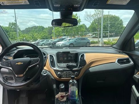 Used 2018 Chevrolet Equinox Premier FWD image 8