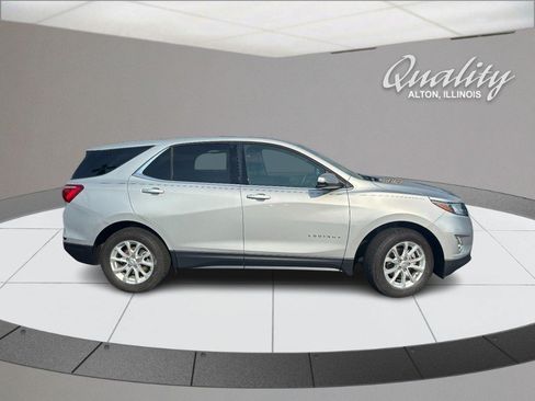 Used 2018 Chevrolet Equinox LT FWD image 3