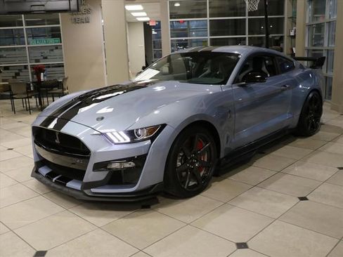 Used 2022 Ford Mustang Shelby GT500 w/ Carbon Fiber Track Pack image 3