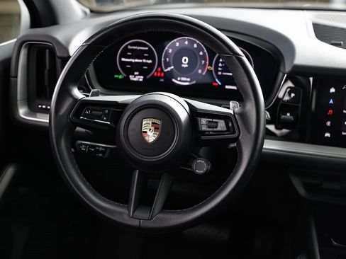 Certified 2024 Porsche Cayenne image 28