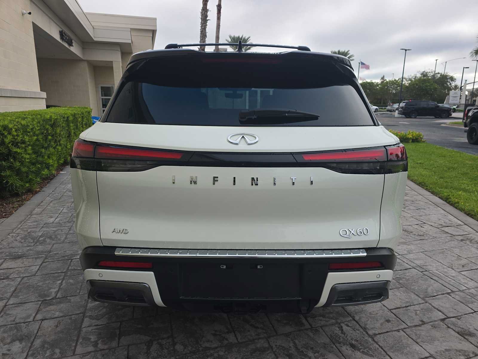 Certified 2024 INFINITI QX60 Autograph w/ Cargo Package AWD/4WD image 5