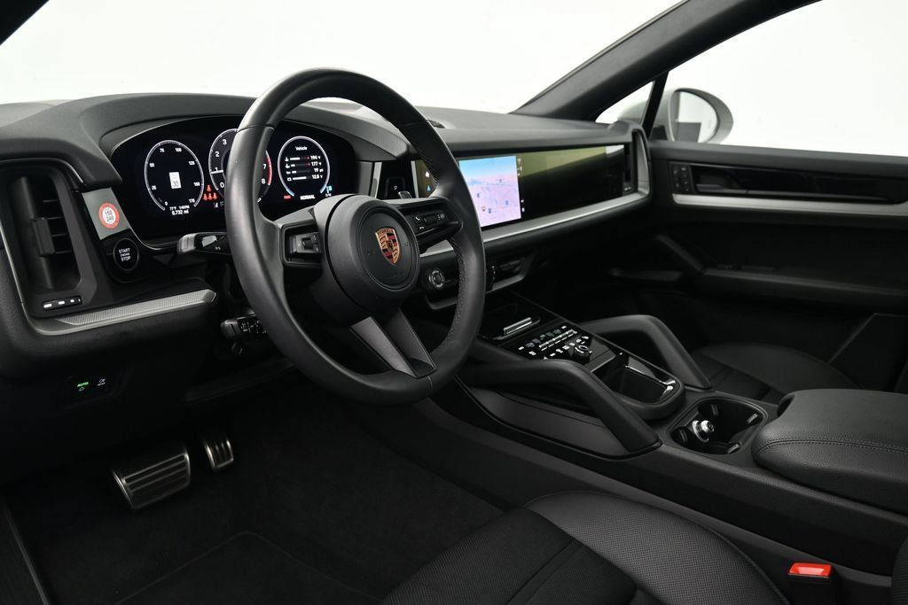 Certified 2026 Porsche Cayenne Coupe AWD/4WD image 4