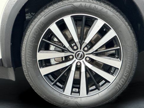 Used 2023 Nissan Pathfinder Platinum w/ Cargo Package image 27