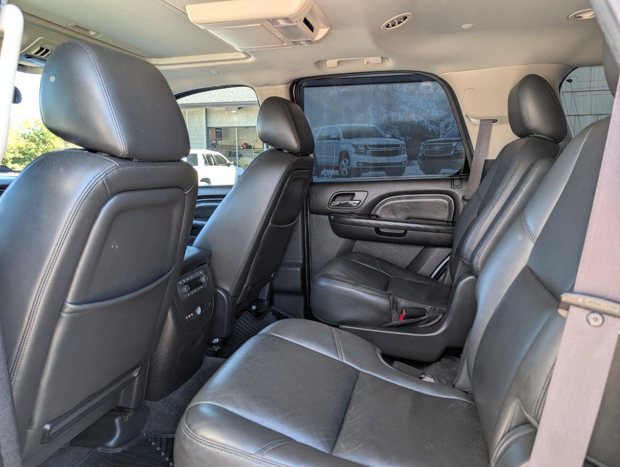 Used 2013 GMC Yukon Denali RWD image 21