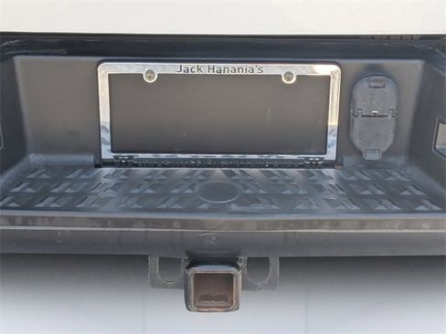 Used 2021 Nissan Titan PRO-4X w/ Pro-4x Convenience Package image 11