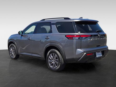 Used 2022 Nissan Pathfinder SV AWD/4WD image 6