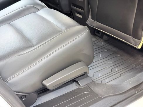 Used 2019 GMC Acadia SLT FWD image 37