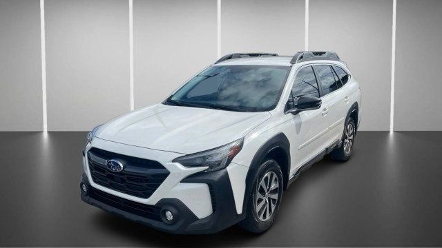 Used 2024 Subaru Outback Premium AWD/4WD image 13