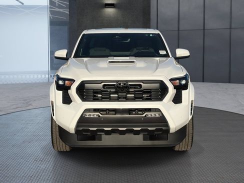 Used 2026 Toyota Tacoma TRD Sport w/ TRD Sport Upgrade Package AWD/4WD image 9