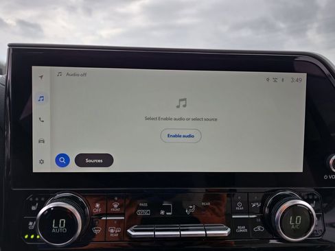 Used 2024 Toyota Highlander Limited image 25