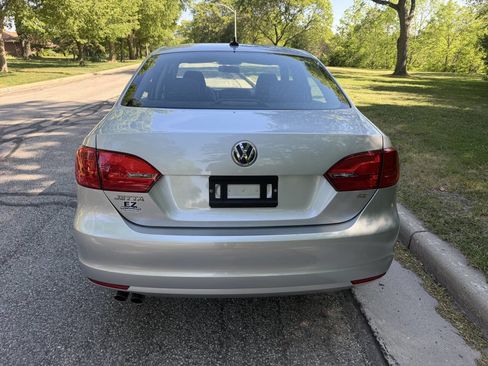 Used 2014 Volkswagen Jetta SE FWD image 4
