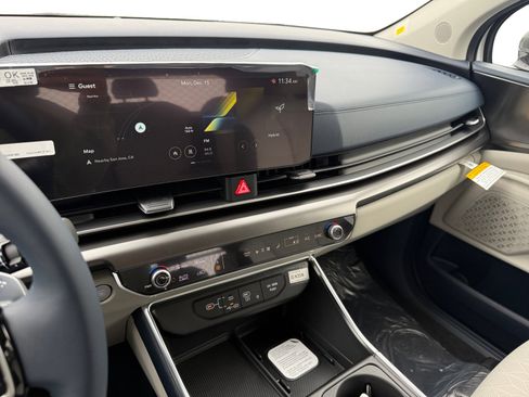 New 2026 Kia Carnival SX w/ SX Dark Edition Package image 12