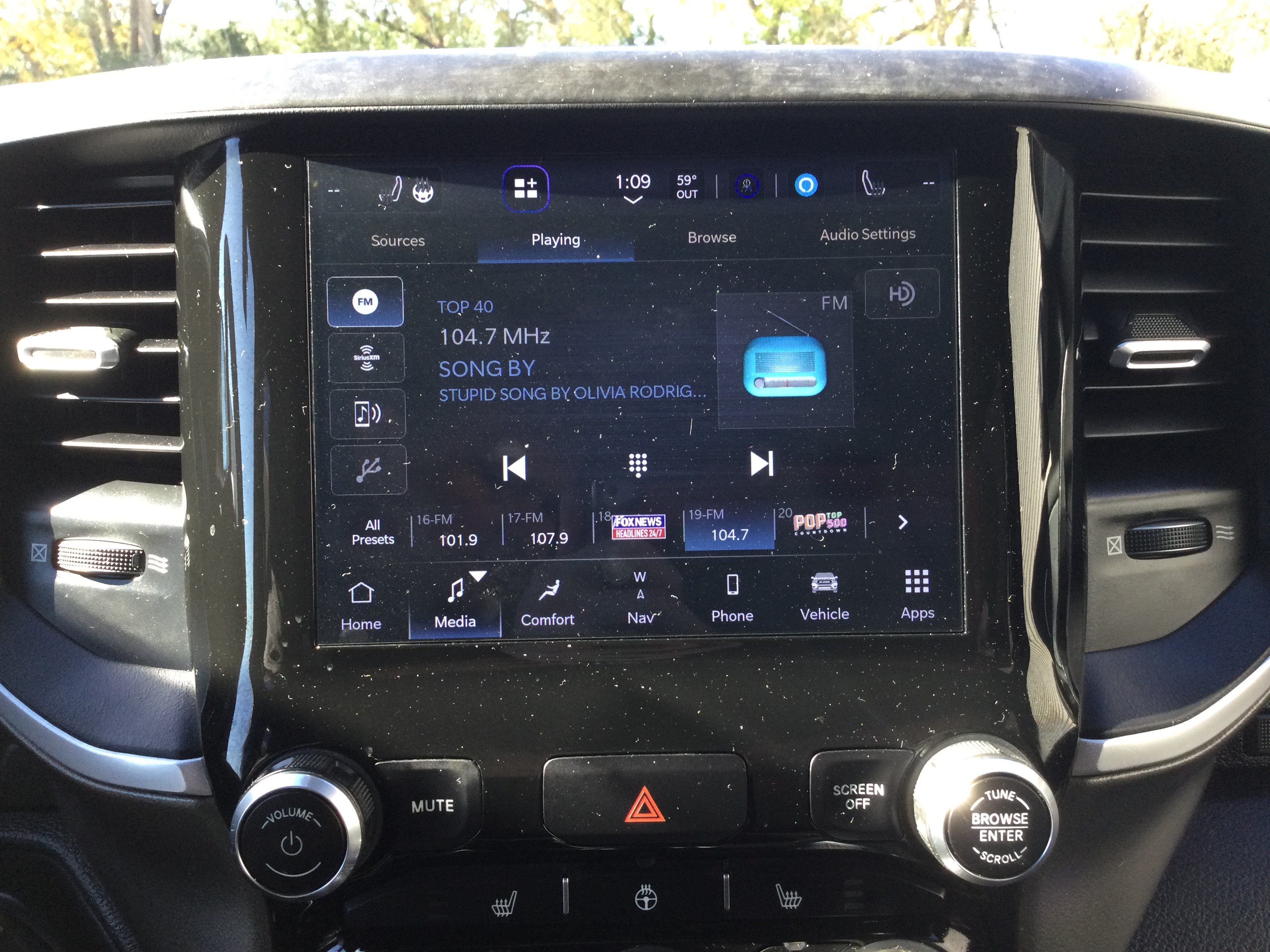 Used 2022 RAM 1500 Big Horn AWD/4WD image 13