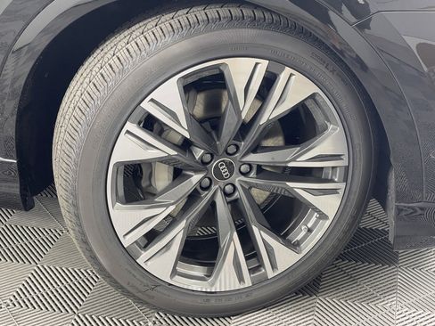 New 2025 Audi Q8 Prestige image 7