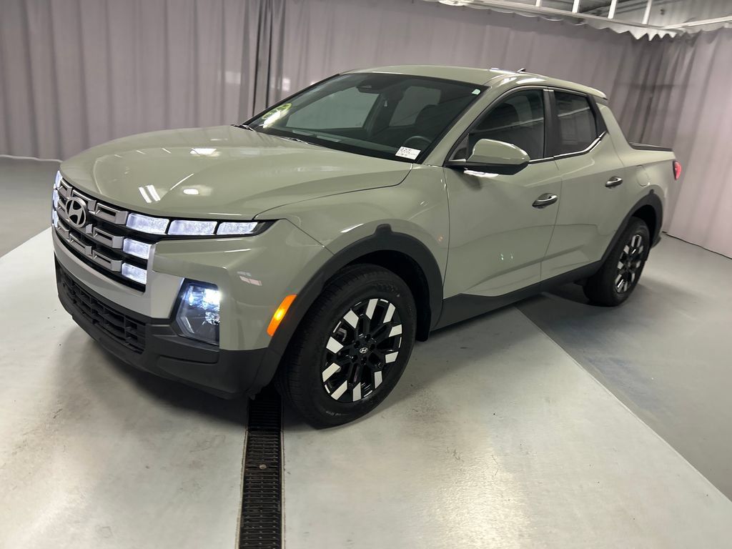 Used 2025 Hyundai Santa Cruz SE AWD/4WD image 3