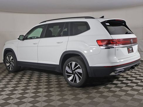 Used 2025 Volkswagen Atlas SE AWD/4WD image 10