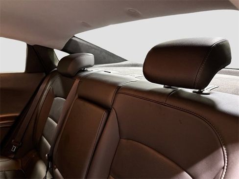 Used 2017 Chevrolet Malibu Premier image 26