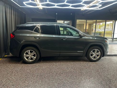 Used 2019 GMC Terrain SLE w/ Driver Convenience Package AWD/4WD image 8