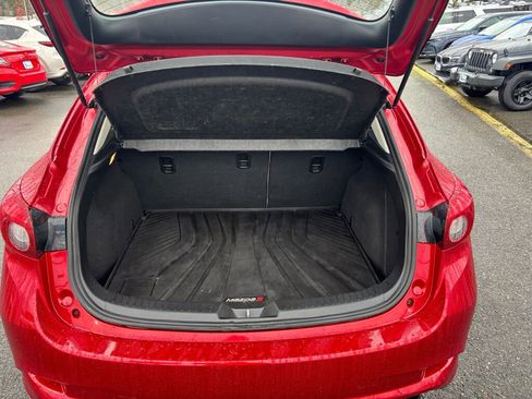 Used 2017 MAZDA MAZDA3 Grand Touring image 11