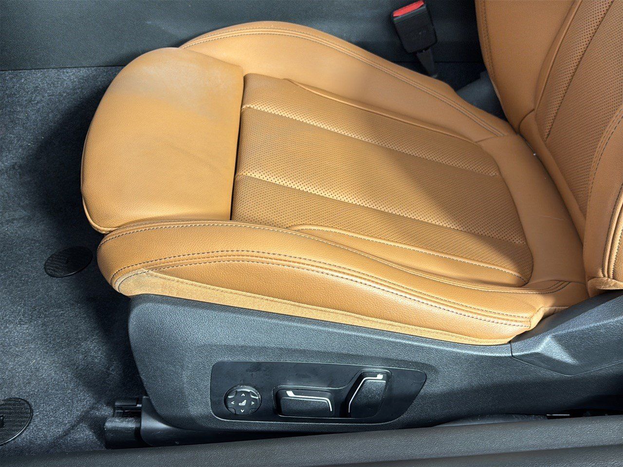 Certified 2024 BMW 230i Coupe w/ Convenience Package RWD image 16
