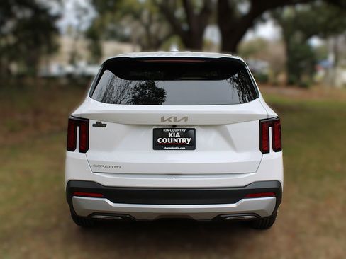 New 2026 Kia Sorento LX FWD image 8