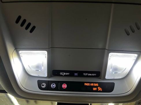 Used 2020 Chevrolet Blazer LT w/ Midnight/Sport Edition image 9