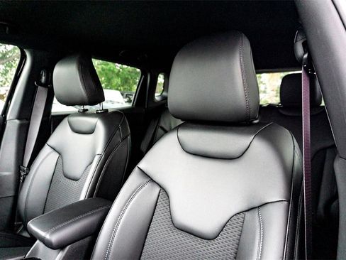 New 2026 Jeep Compass Latitude image 9