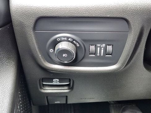 Used 2023 Jeep Grand Cherokee L Limited AWD/4WD image 20