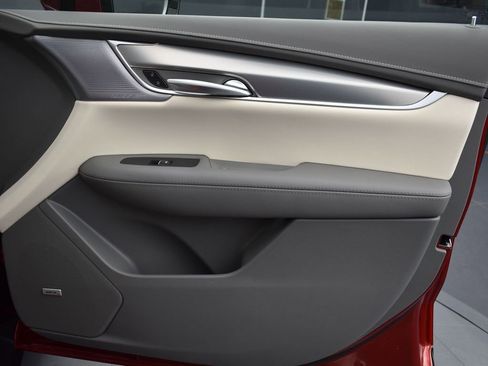 New 2025 Cadillac XT5 Premium Luxury w/ LPO, Floor Liner Package image 31