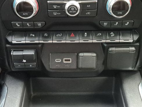 Used 2021 GMC Sierra 1500 AT4 w/ Driver Alert Package I AWD/4WD image 24