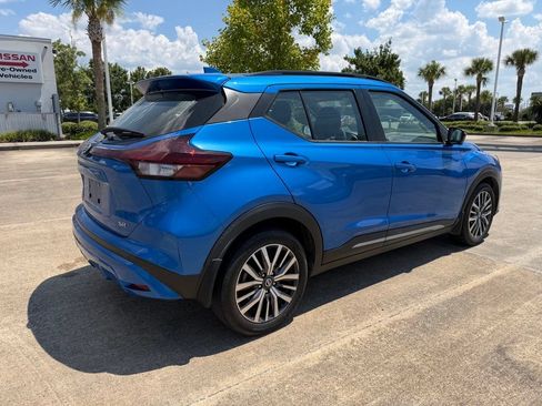 Used 2021 Nissan Kicks SR FWD image 3