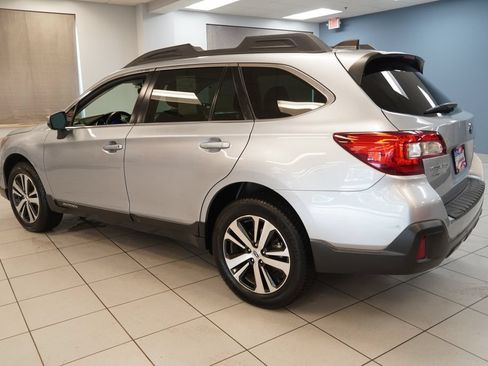Used 2018 Subaru Outback 3.6R Limited AWD/4WD image 8